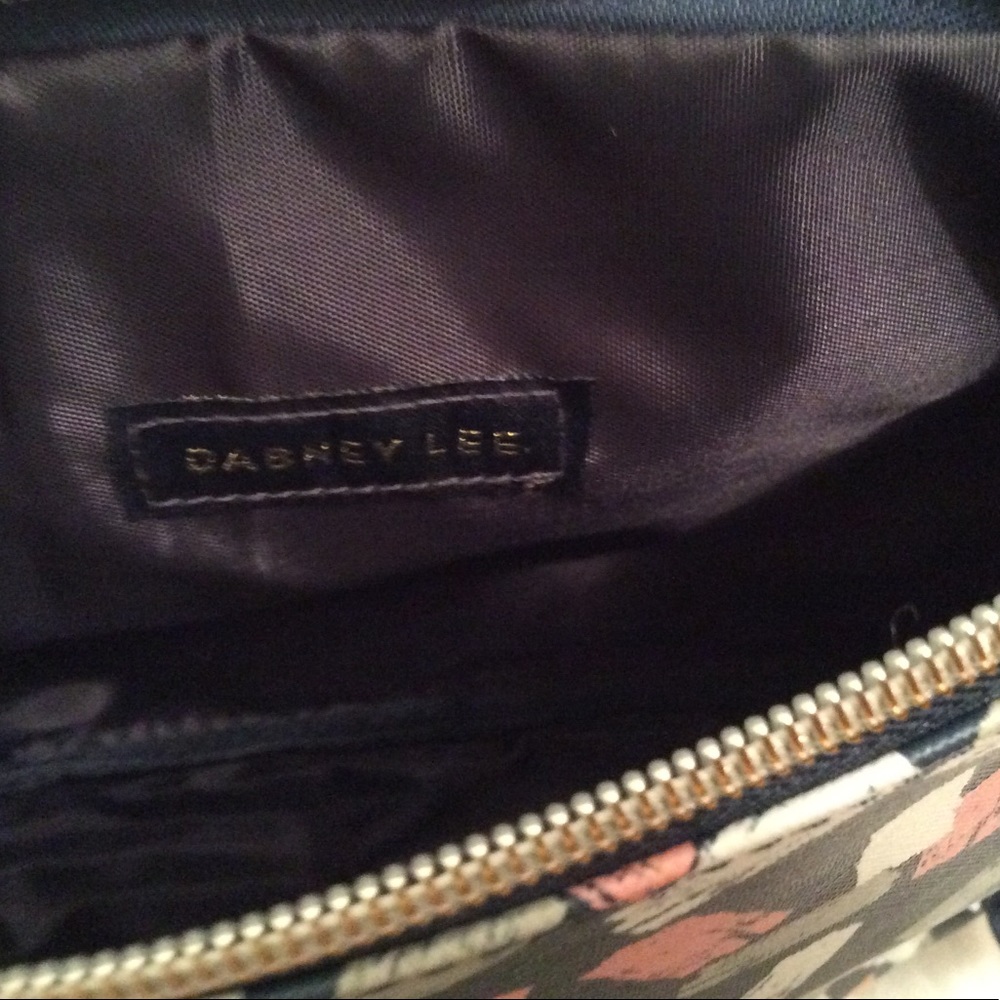 Dabney Lee medium sized cosmetic bag with wristlet - Picture 4 of 6